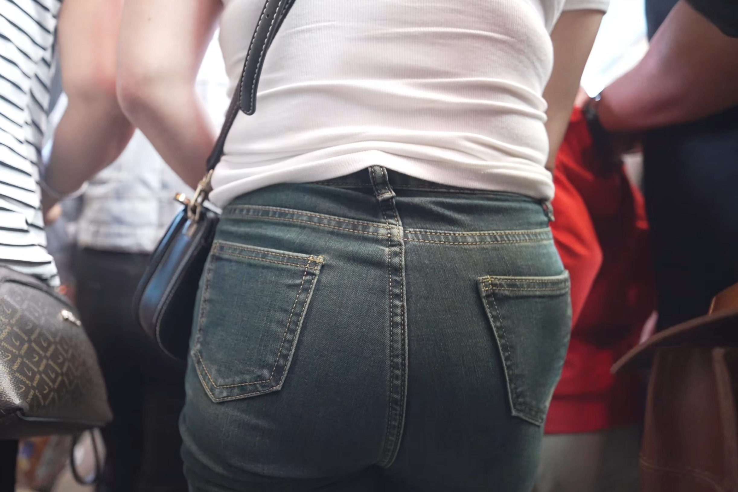 women with children in tight jeans 4K/60fps/01:14s #23