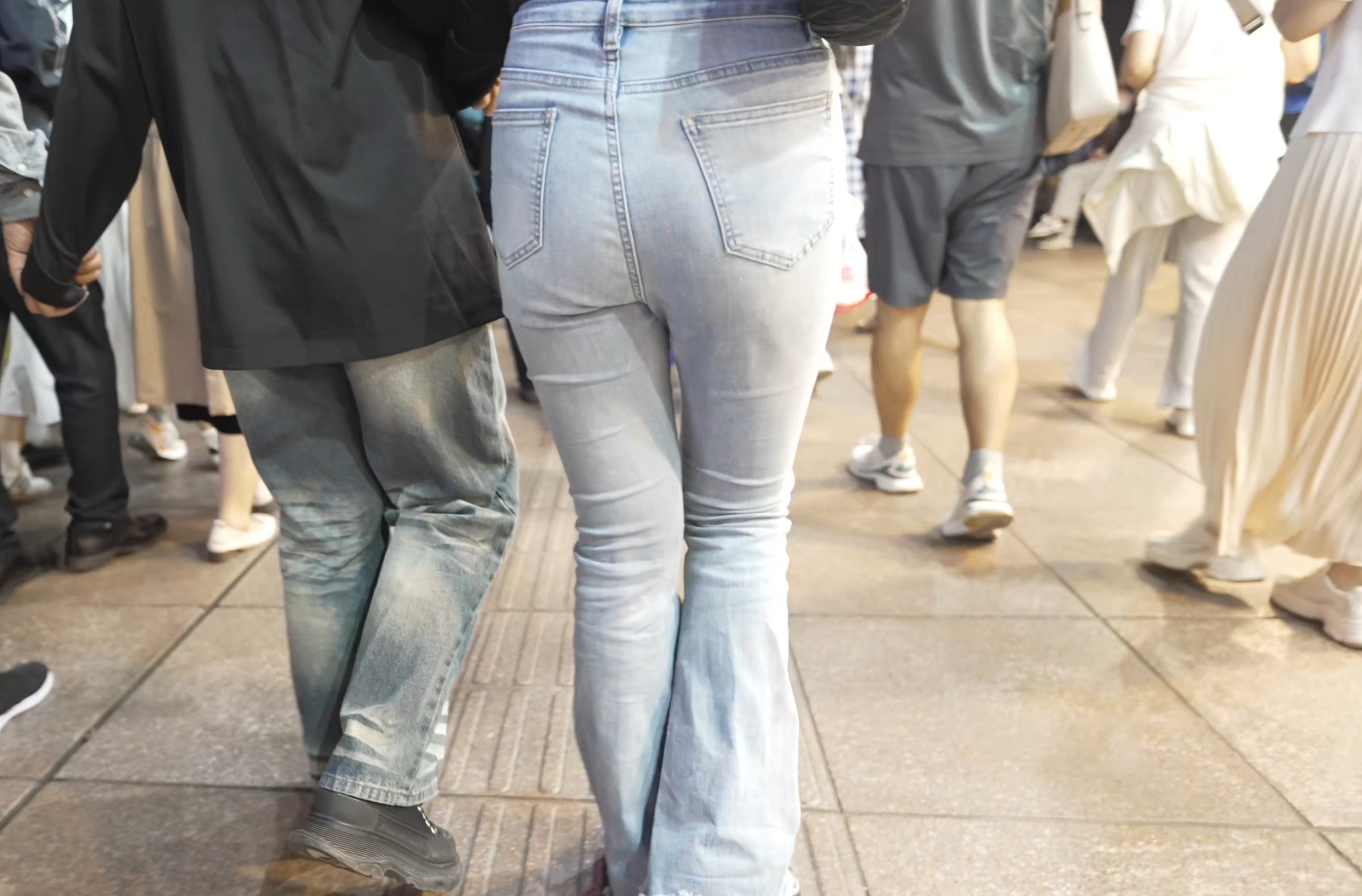 girl  in tight white jeans 4K/60fps/02:44s #24